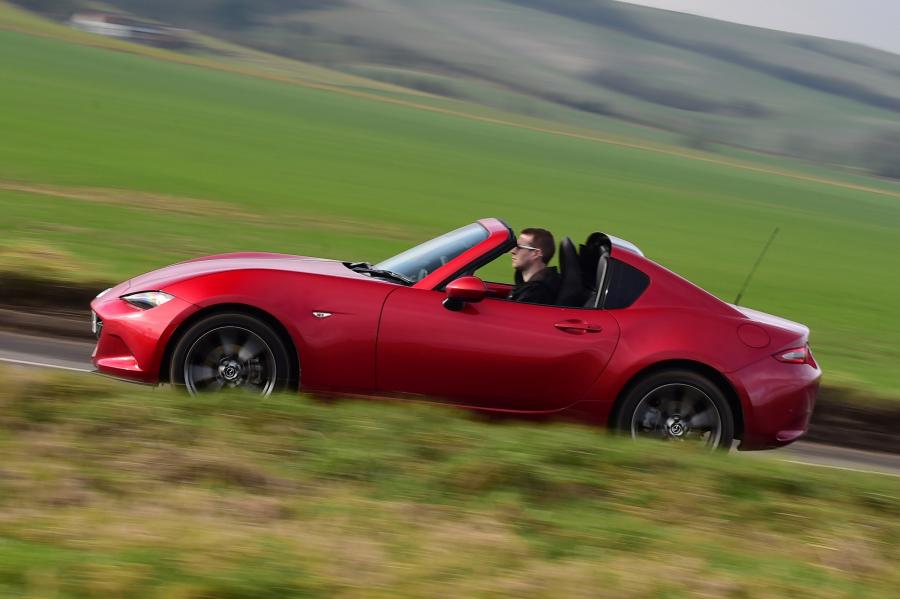  Mazda MX-5 RF 2017 года  (UK) (фото 40 из 40)